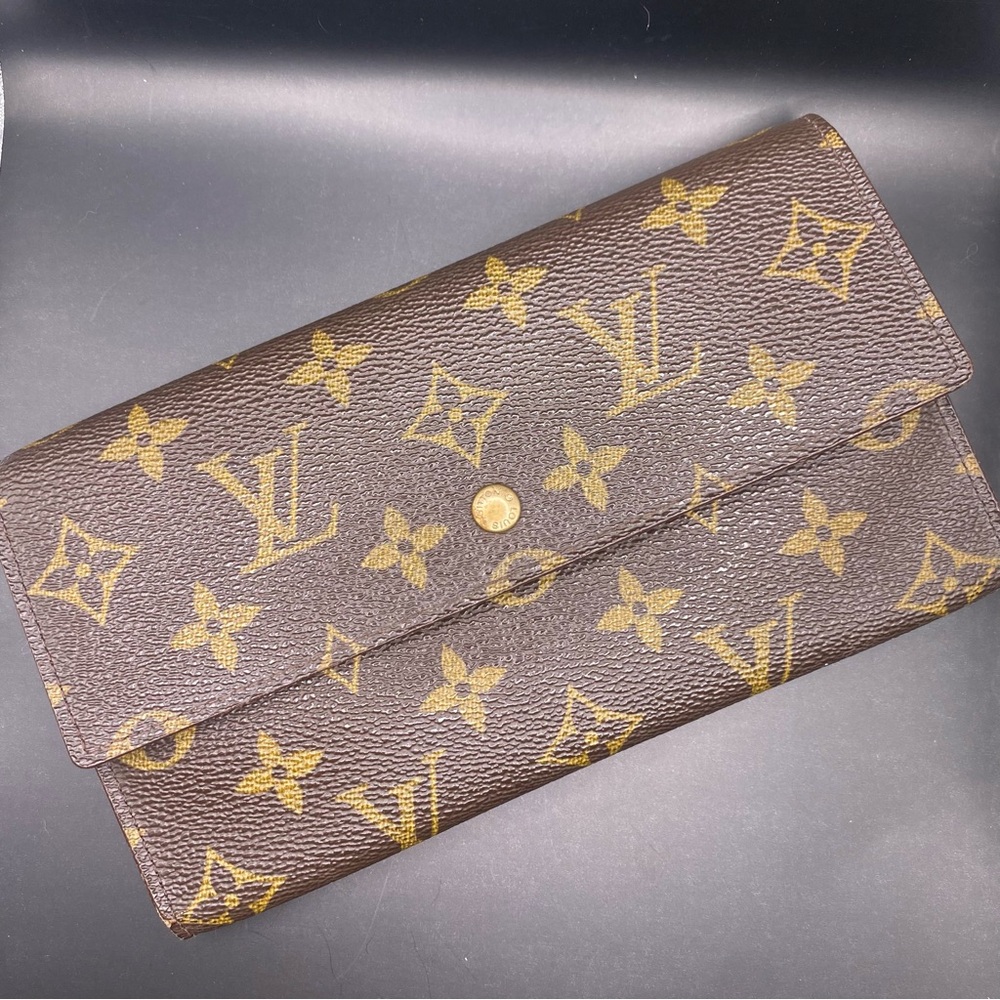 Louis Vuitton Sarah Monogram International Wallet Leather